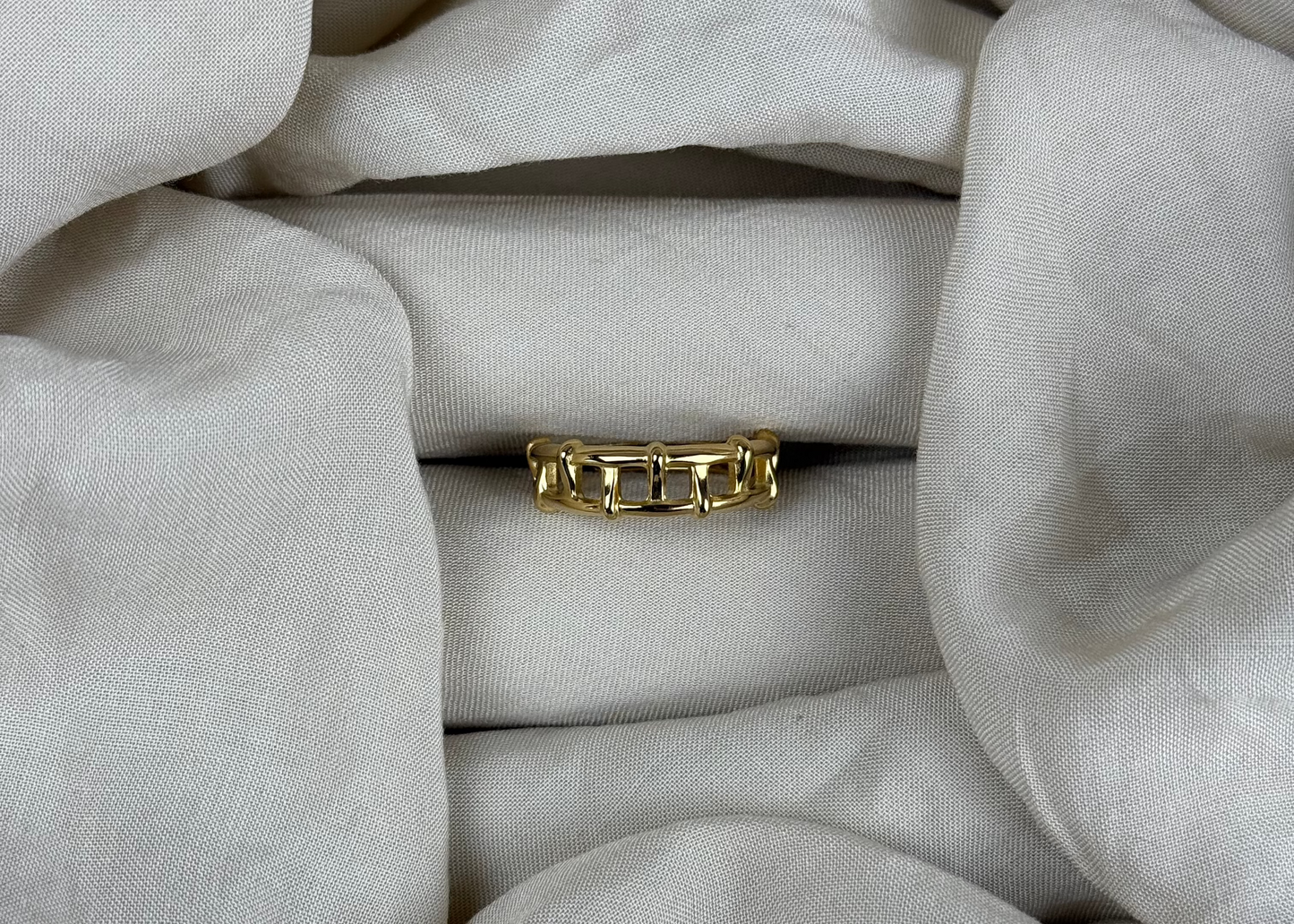 Anillo Azaar