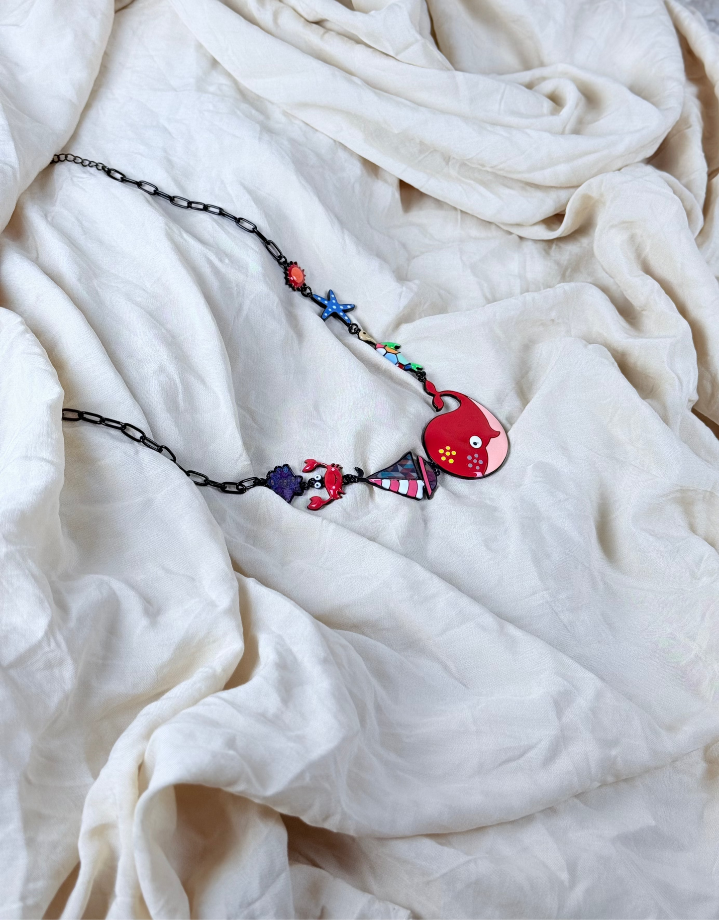 Collar Ballena Roja