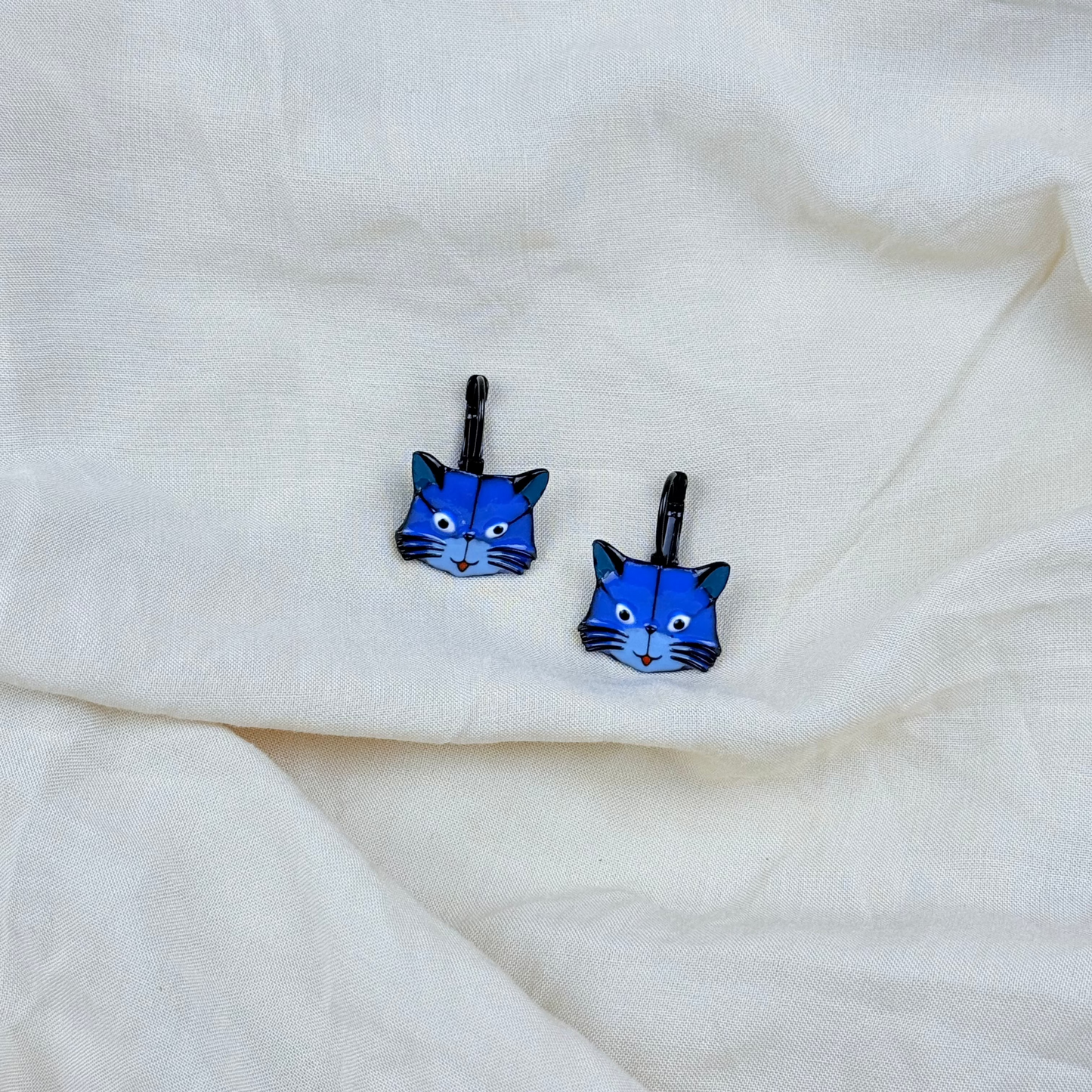 Pendientes Gato Azul Enfadado