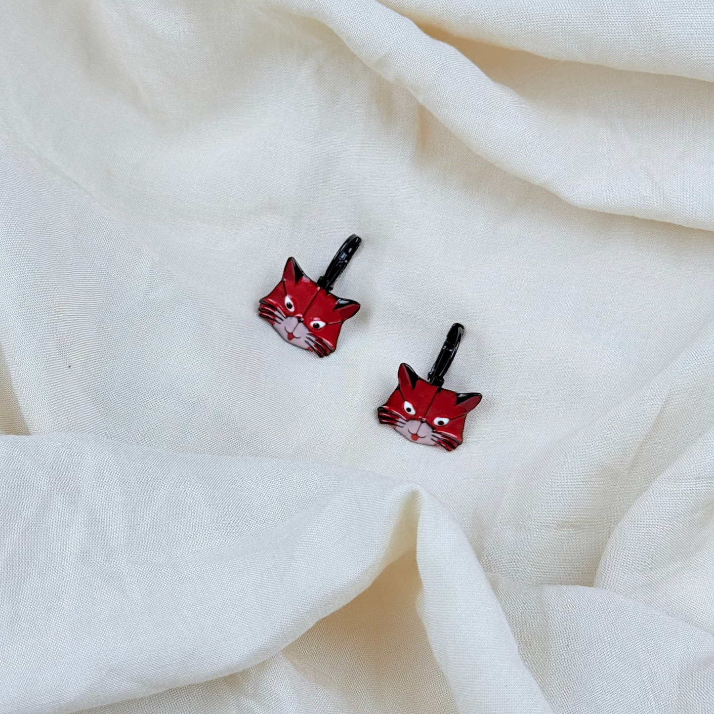 Pendientes Gato Travieso Rojo