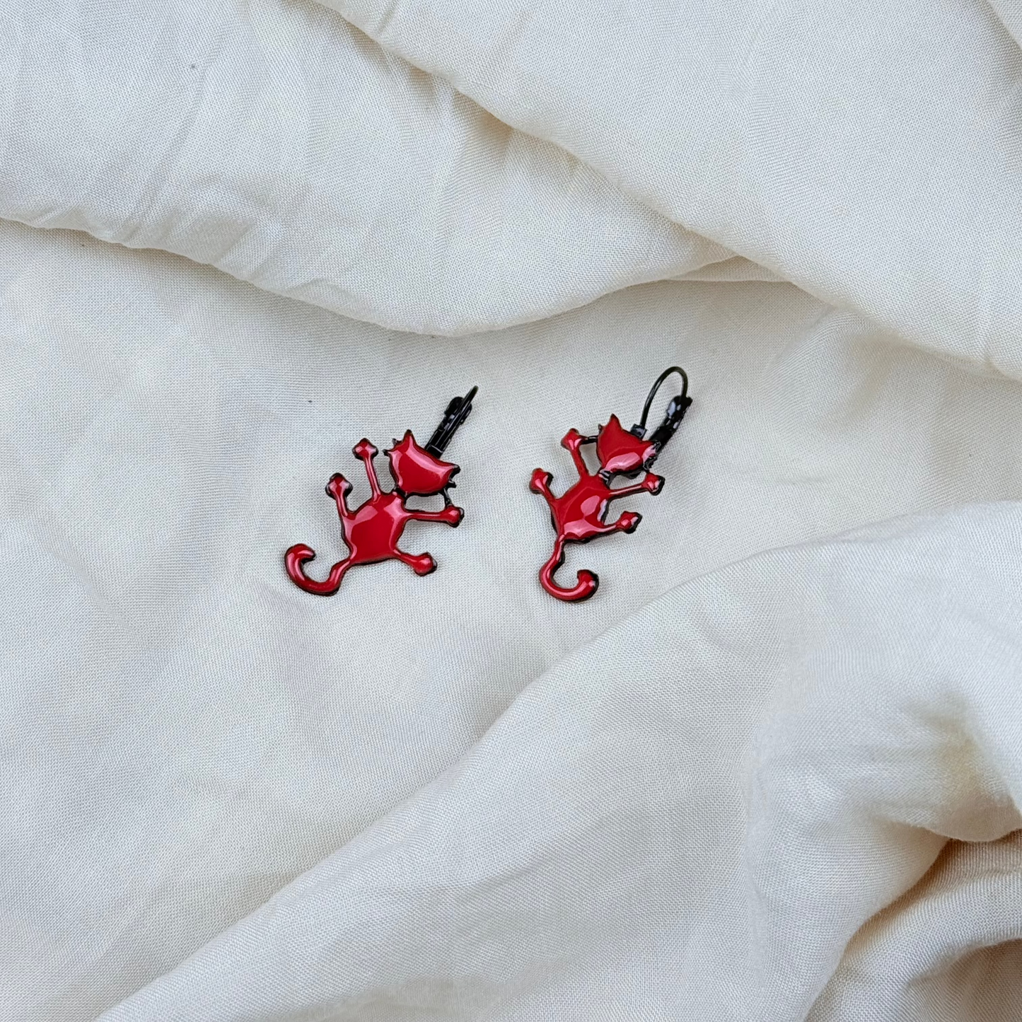 Pendientes Gato Estrellado Rojo