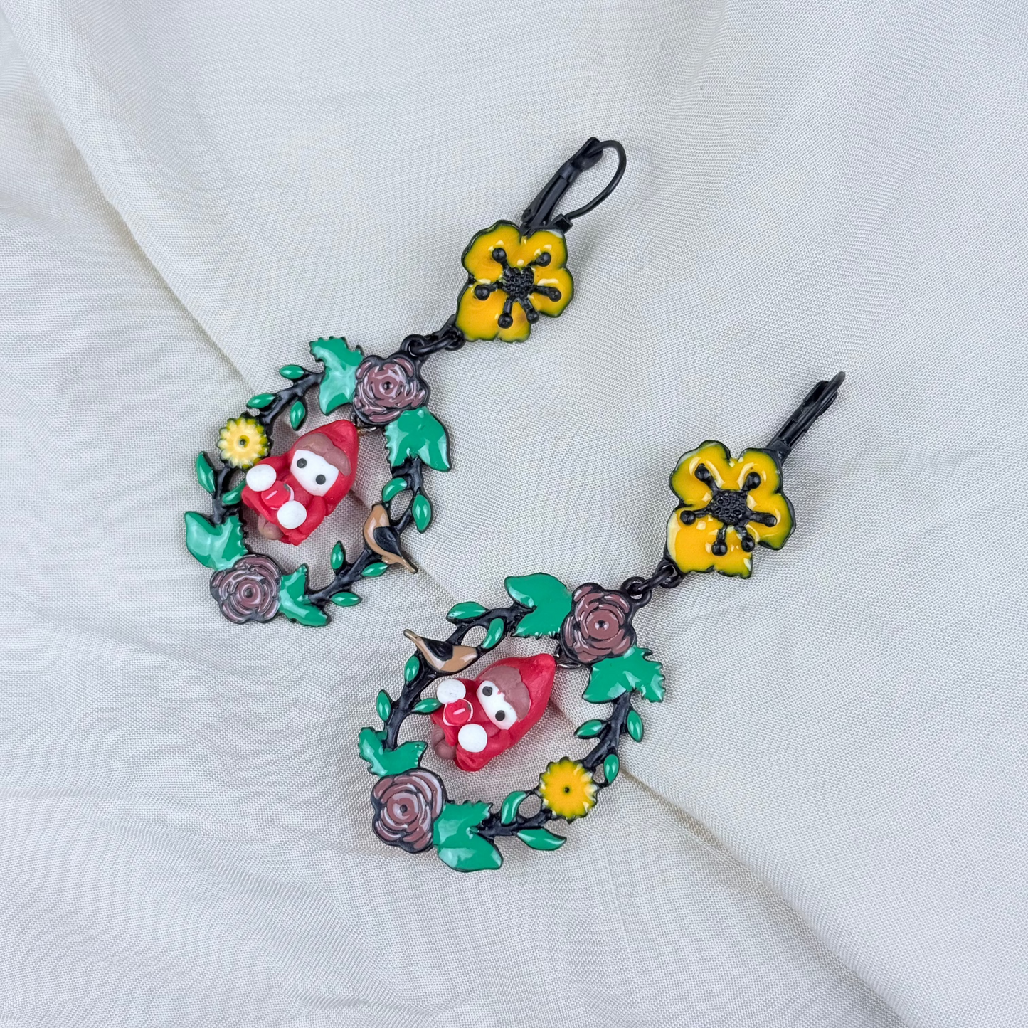 Pendientes Caperucita y el Bosque