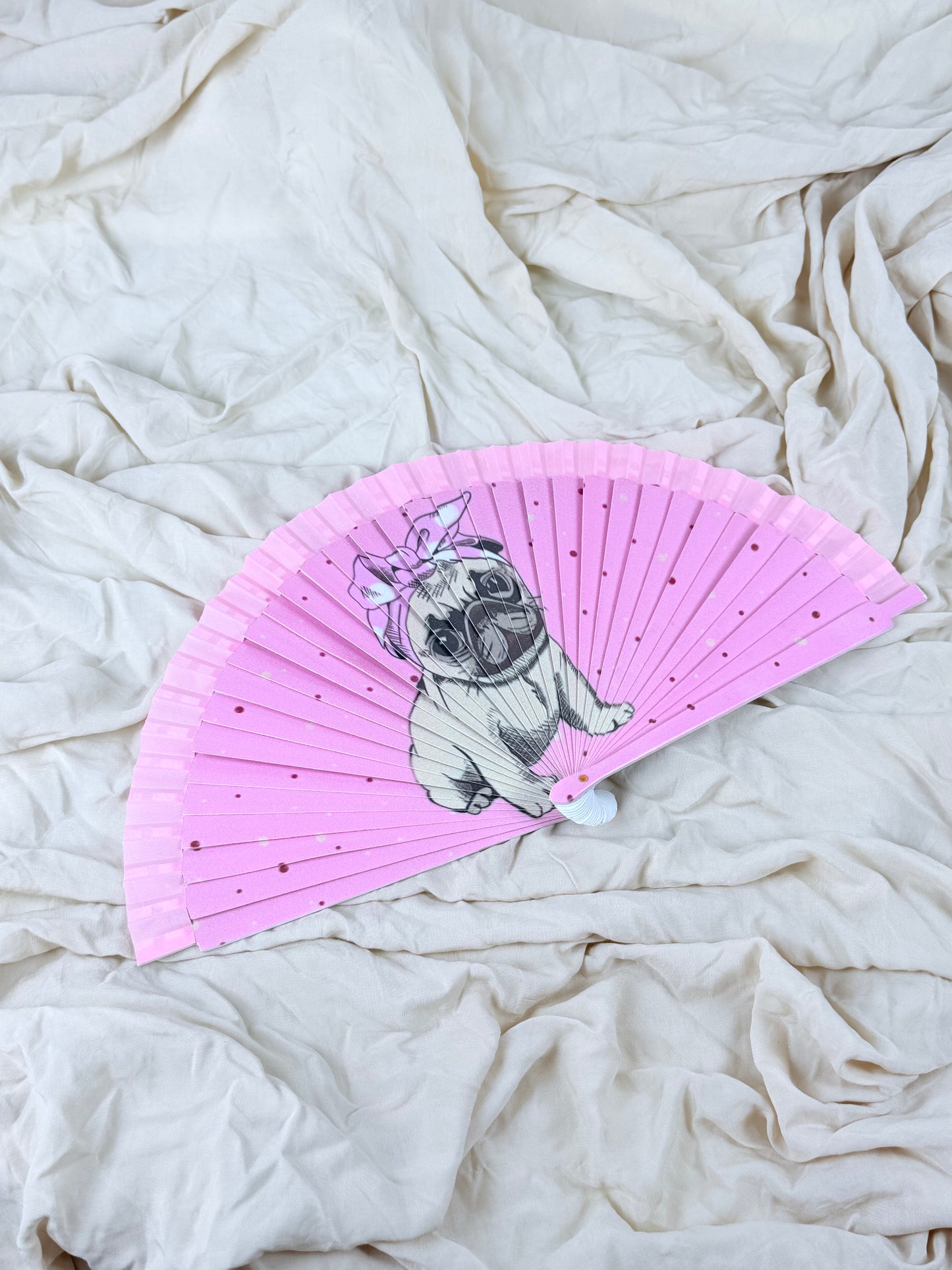 Rosa Mops-Fan