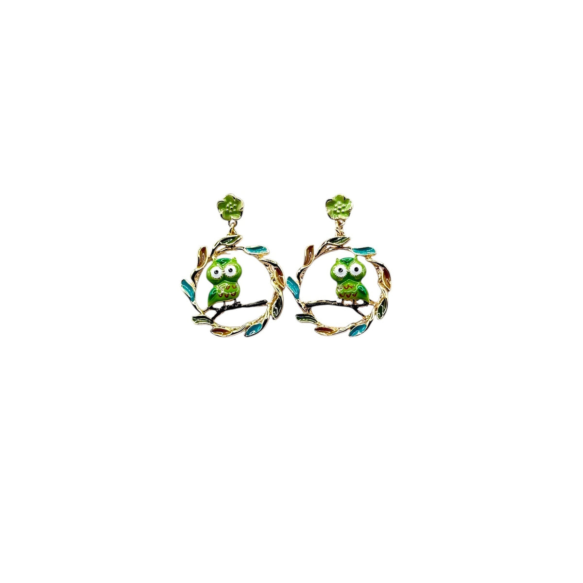 Pendientes "Esmeralda" - Pendientes de acero esmaltado con diseño de búhos verdes entre ramas y hojas.