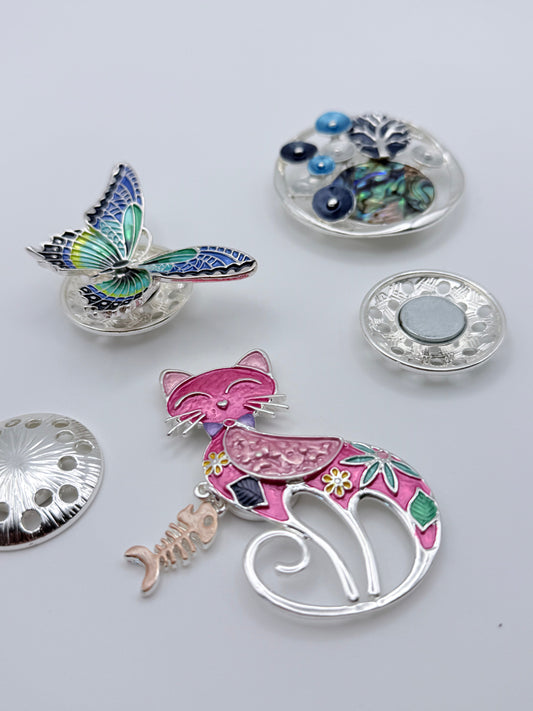 Broches originales con imán: la tendencia en accesorios cómodos y creativos
