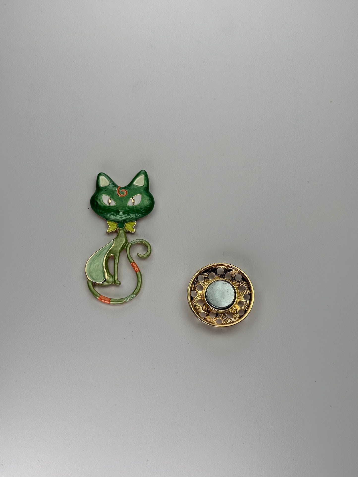 Broche Thecat