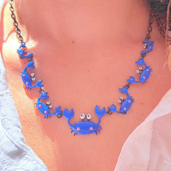Collar cangrejos azules